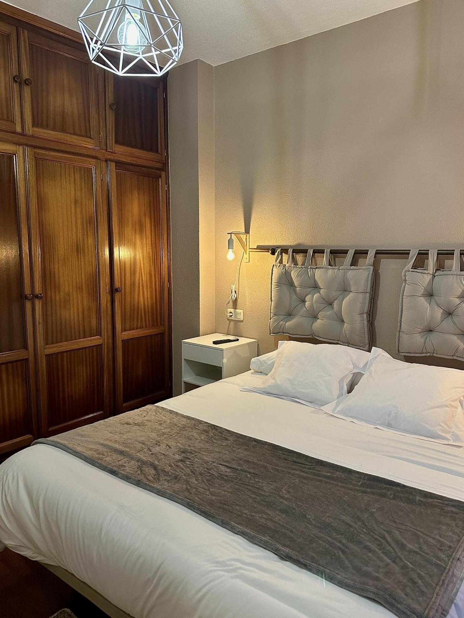 Apartamentos Val De โกมิญาส ภายนอก รูปภาพ