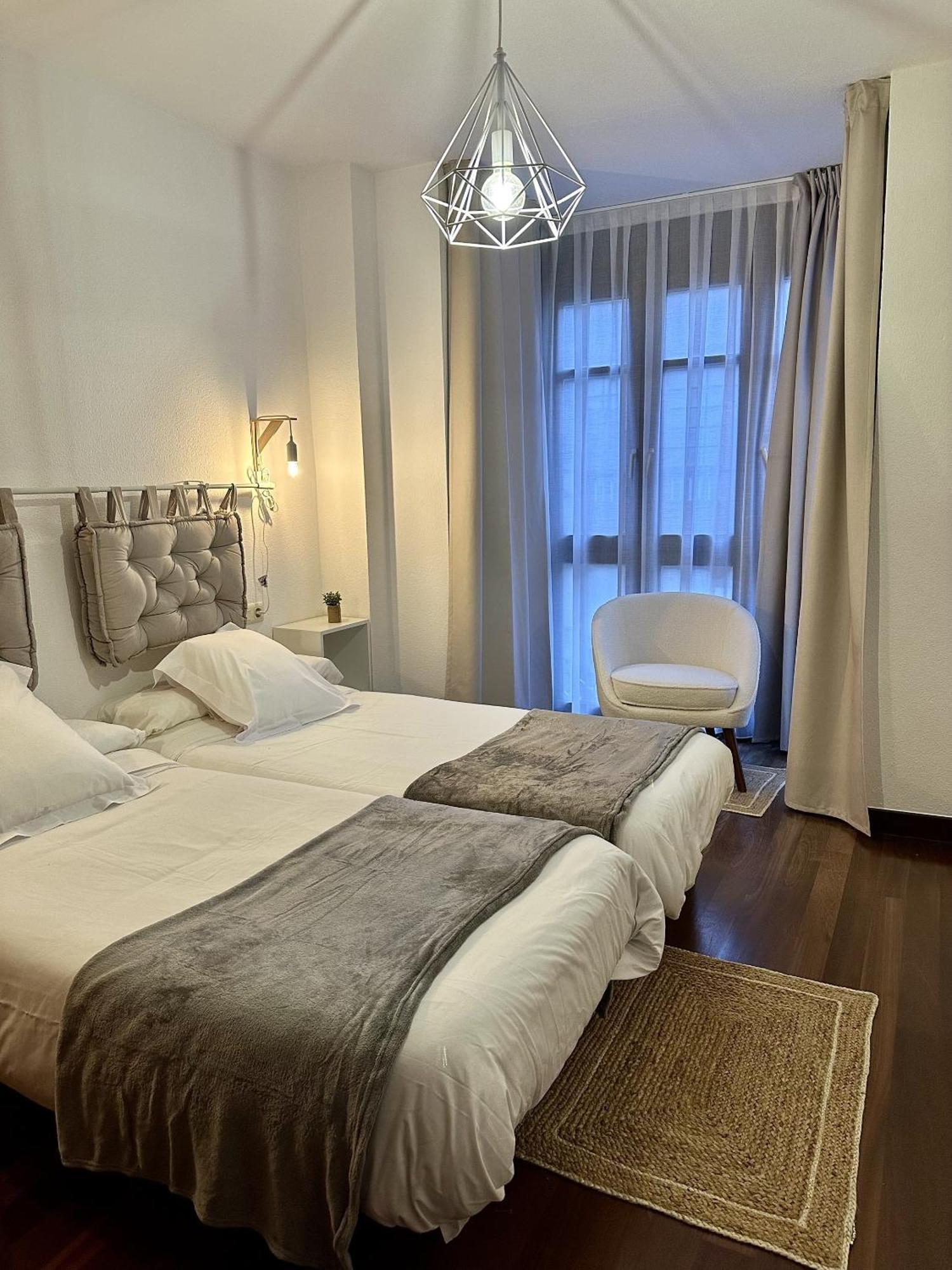 Apartamentos Val De โกมิญาส ภายนอก รูปภาพ