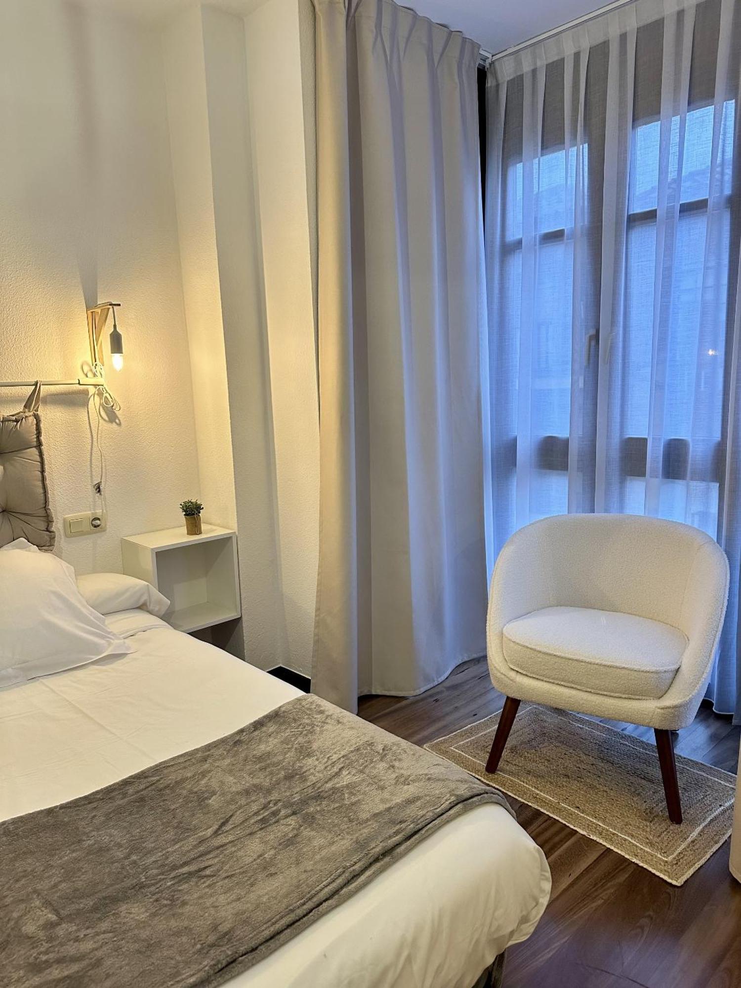 Apartamentos Val De โกมิญาส ภายนอก รูปภาพ